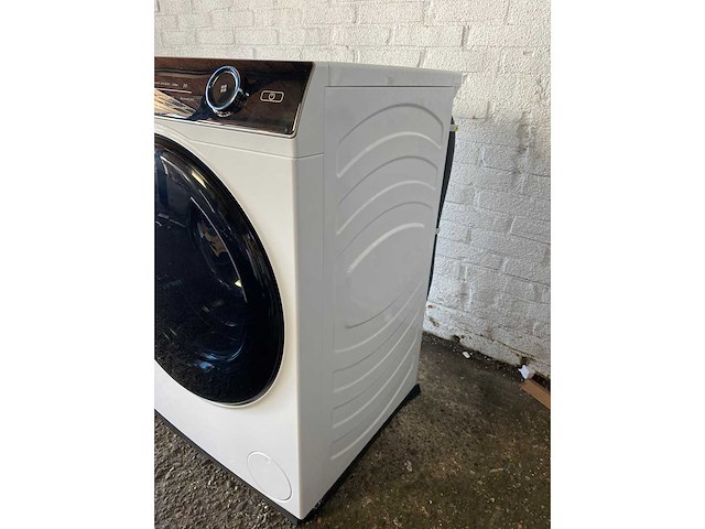 Haier i-pro series 5 hw90-b14959u1 wasmachine voorlader 9 kg 1400 rpm wit duits display - afbeelding 1 van  1