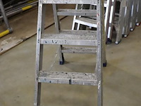Hailo trapladder 2x4 sporten - afbeelding 1 van  5