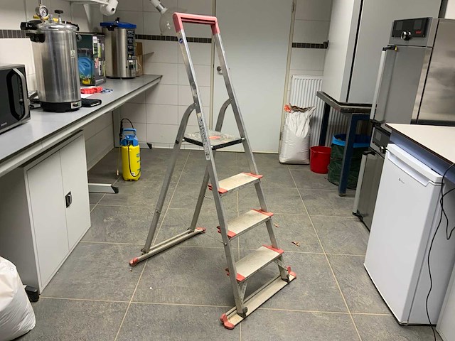 Hailo xxl 225 profi aluminium uitzettrap - afbeelding 2 van  5