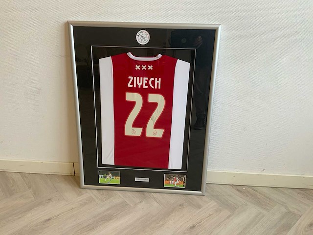 Hakim ziyech gesigneerd ajax shirt - afbeelding 1 van  5