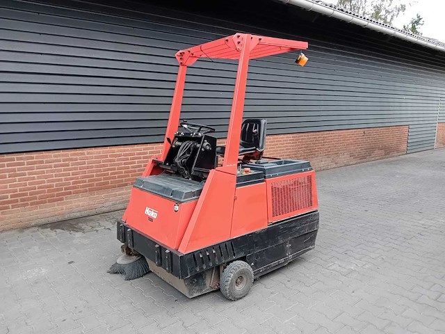 Hako - jonas - straatveegmachine - afbeelding 1 van  8