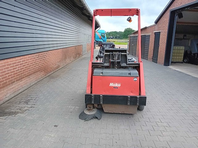 Hako - jonas - straatveegmachine - afbeelding 3 van  8