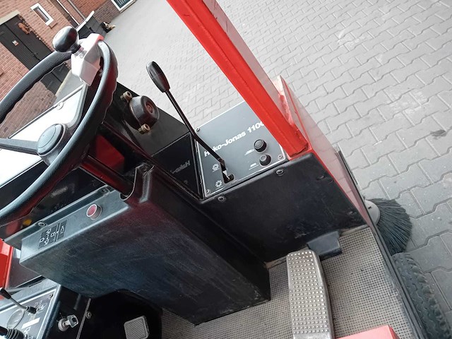 Hako - jonas - straatveegmachine - afbeelding 6 van  8