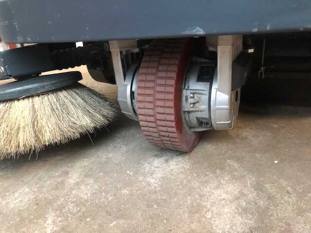 Hako - sweepmaster b980 rh - hooglosser bj.2015 veegmachine. - afbeelding 8 van  18