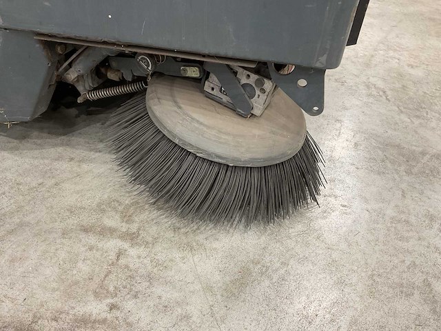 Hako 1450e industriële zit-veegmachine - afbeelding 8 van  8