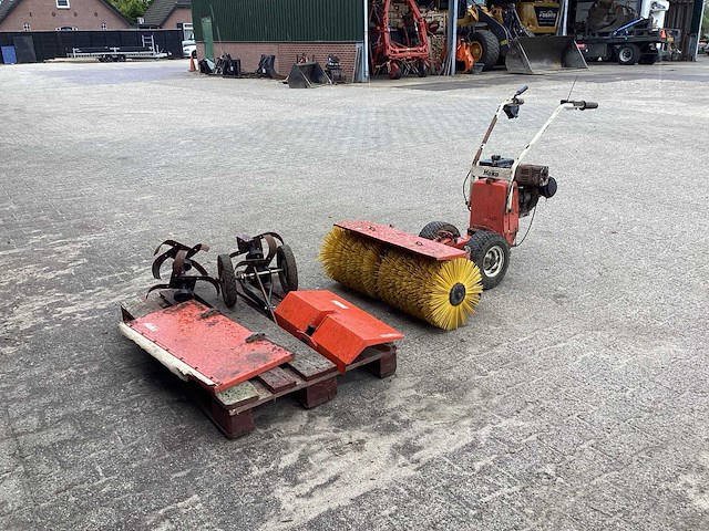 Hako 3627 gemotoriseerde borstelmachine - afbeelding 4 van  10