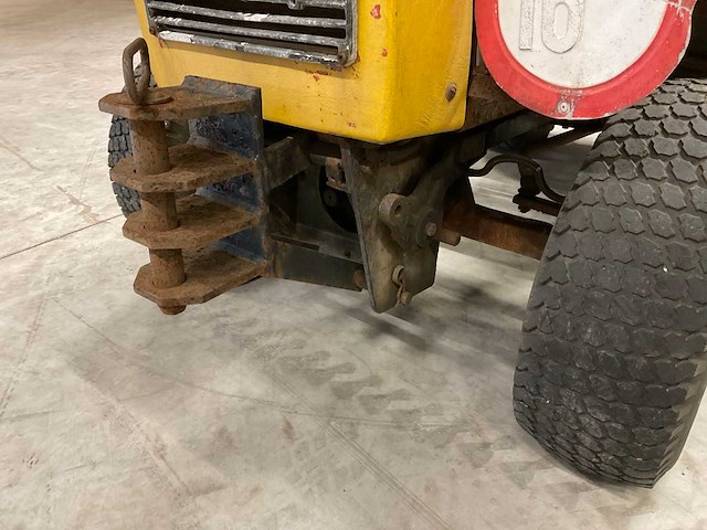 Hako 3800d hydrostatic oldtimer tractor - afbeelding 10 van  12
