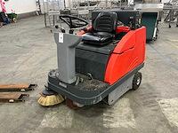 Hako b980 rh zelfrijdende veegmachine - afbeelding 1 van  6