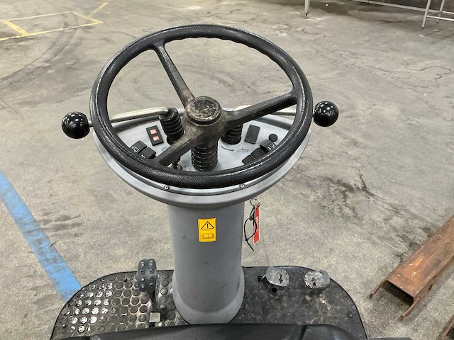 Hako b980 rh zelfrijdende veegmachine - afbeelding 6 van  6