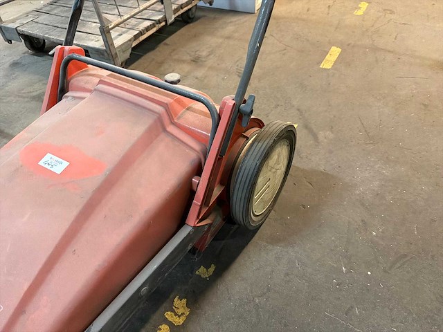 Hako clean handveegmachine industriële vloerreiniger met zijborstel - afbeelding 3 van  4