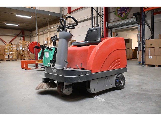 Hako hako-jonas 900e zelfrijdende veegmachine - afbeelding 1 van  10