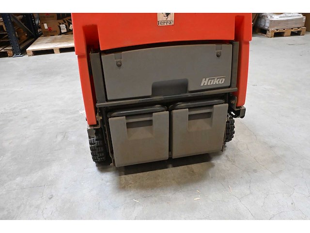 Hako hako-jonas 900e zelfrijdende veegmachine - afbeelding 6 van  10