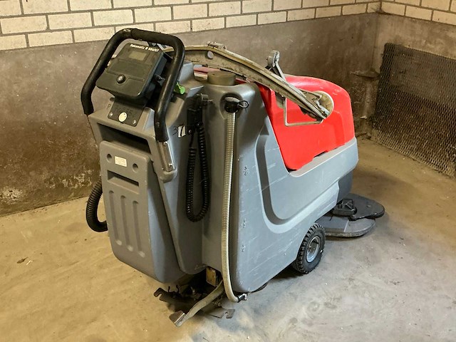 Hako hakomatic b 650/07 zelfrijdende schrobmachine (10x) - afbeelding 3 van  8
