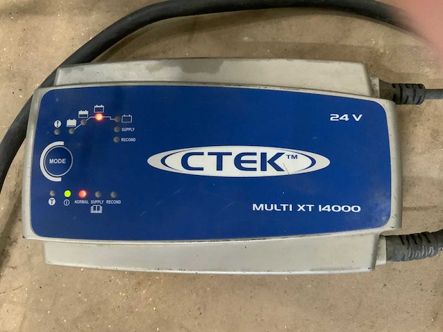 Hako hakomatic b430 zelfrijdende schrobmachine - afbeelding 8 van  10