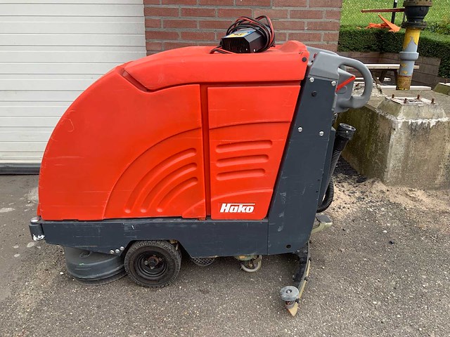Hako hakomatic b655/755/855 zelfrijdende schrobmachine - acculader - afbeelding 3 van  8