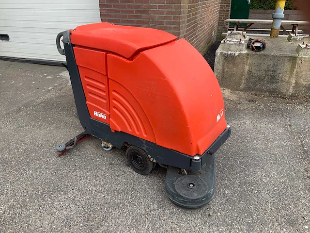 Hako hakomatic b655/755/855 zelfrijdende schrobmachine - acculader - afbeelding 8 van  10