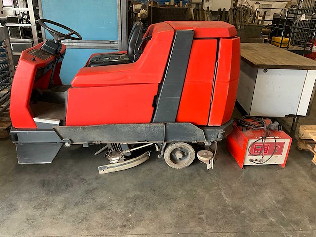 Hako hakomaticb1100 zelfrijdende schrobzuigmachine - afbeelding 1 van  15