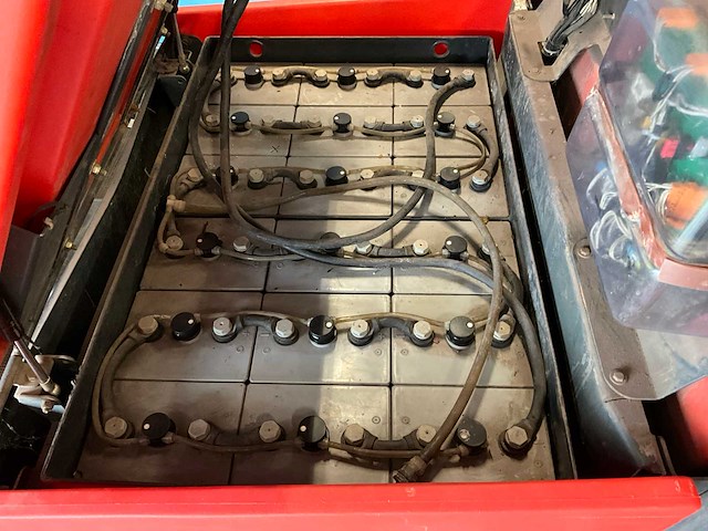 Hako hakomaticb1100 zelfrijdende schrobzuigmachine - afbeelding 11 van  15