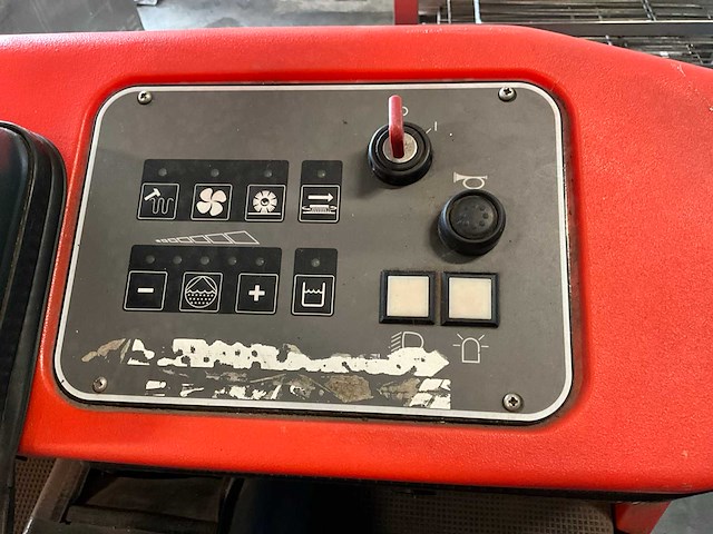 Hako hakomaticb1100 zelfrijdende schrobzuigmachine - afbeelding 15 van  15