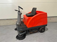 Hako jonas 900 e zelfrijdende opzitveegmachine accu’s 2023 199uur - afbeelding 1 van  12