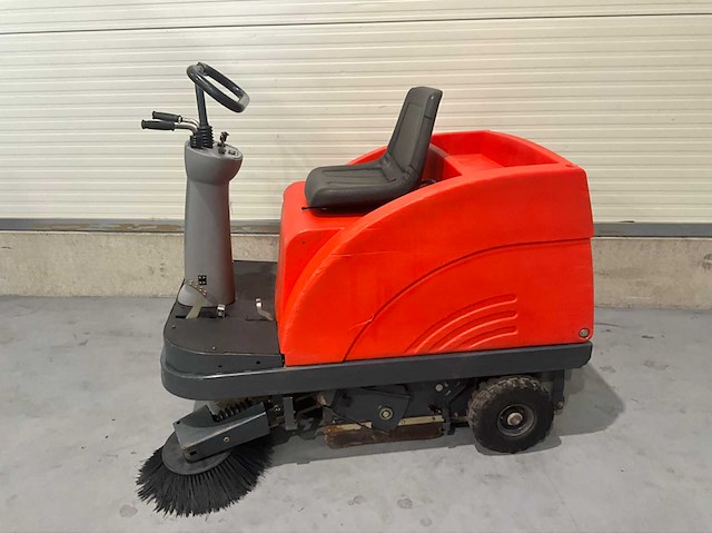 Hako jonas 900 e zelfrijdende opzitveegmachine accu’s 2023 199uur - afbeelding 5 van  12