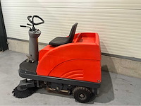 Hako jonas 900 e zelfrijdende opzitveegmachine accu’s 2023 199uur - afbeelding 6 van  12