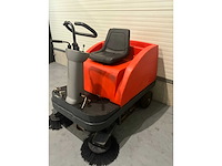 Hako jonas 900 e zelfrijdende opzitveegmachine accu’s 2023 199uur - afbeelding 7 van  12