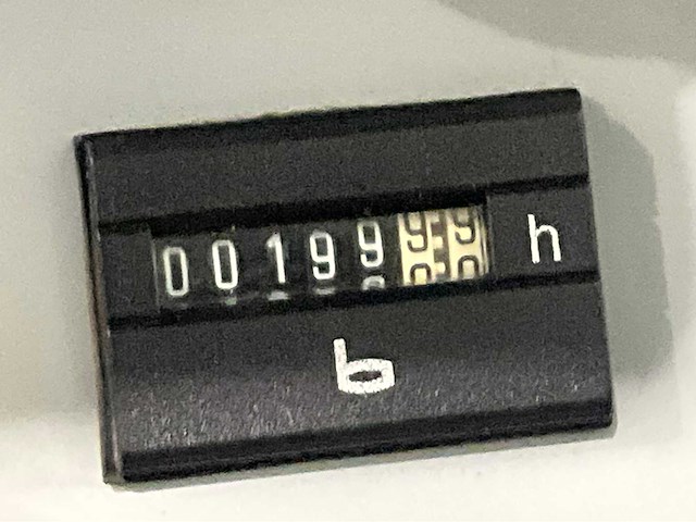 Hako jonas 900 e zelfrijdende opzitveegmachine accu’s 2023 199uur - afbeelding 2 van  2