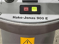 Hako jonas 900 e zelfrijdende opzitveegmachine accu’s 2023 - afbeelding 12 van  13