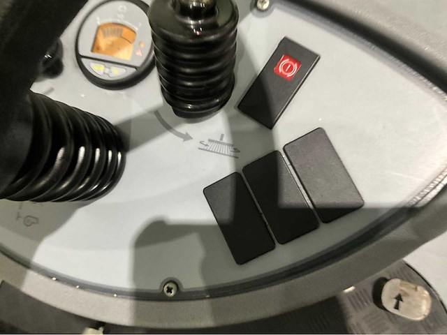 Hako powerboss 49 b opzit veeg/zuigmachine accu’s 2022 - afbeelding 2 van  13