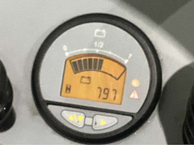 Hako powerboss 49 b opzit veeg/zuigmachine accu’s 2022 - afbeelding 9 van  9