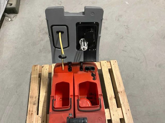 Hako scrubmaster e10 schrobmachine - afbeelding 4 van  4