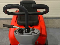 Hako sweepmaster - b800 r - accu’s 2023 - zelfrijdende opzitveeg-zuigmachine - afbeelding 2 van  14