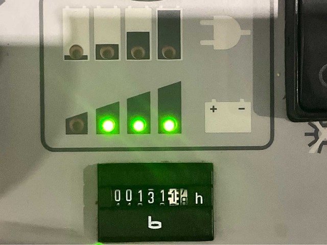 Hako sweepmaster - b800 r - accu’s 2023 - zelfrijdende opzitveeg-zuigmachine - afbeelding 13 van  14