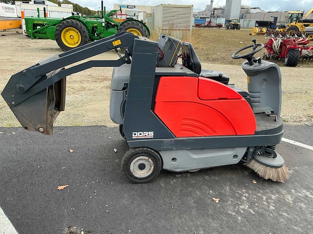 Hako sweepmaster b1200rh zelfrijdende motor veegmachine - afbeelding 7 van  12