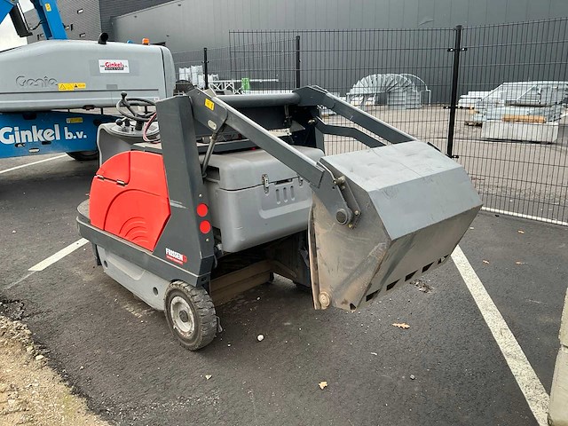 Hako sweepmaster b1200rh zelfrijdende motor veegmachine - afbeelding 9 van  12