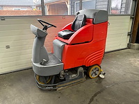 Hakomatic b750r straatveegmachine - afbeelding 1 van  9