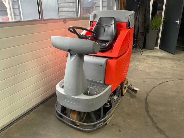 Hakomatic b750r straatveegmachine - afbeelding 3 van  9