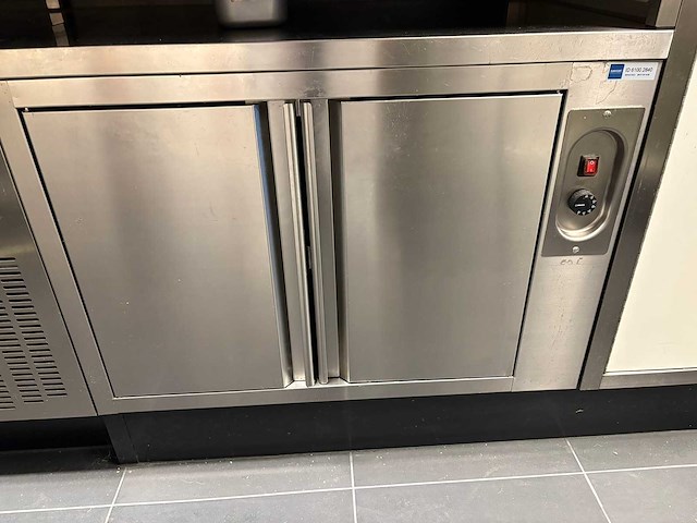 Hakvoort koksmeubel inclusief apparatuur - afbeelding 9 van  13