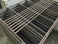 Half fabrikaat stal mestrooster (24x) staal - afbeelding 3 van  3