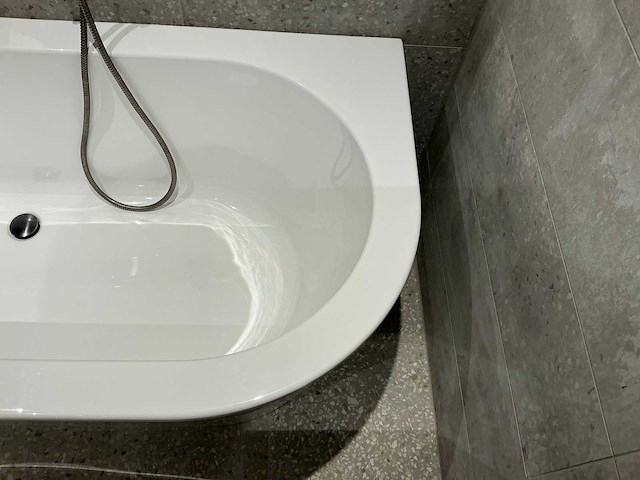 Half vrijstaand bad 180 cm - afbeelding 6 van  9