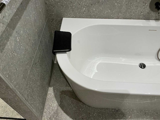 Half vrijstaand bad 180 cm - afbeelding 8 van  9
