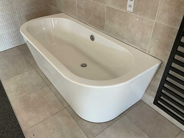 Half vrijstaand bad - afbeelding 2 van  6