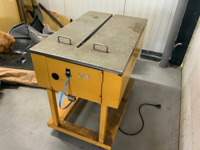Halfautomatische omsnoeringsmachine verpakkingsmachines - afbeelding 2 van  4