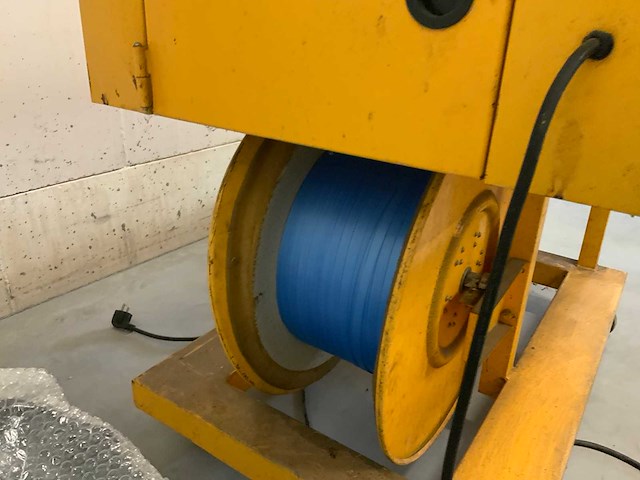 Halfautomatische omsnoeringsmachine verpakkingsmachines - afbeelding 3 van  4