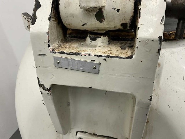 Halfautomatische verdeel- en opbolmachine - afbeelding 1 van  5
