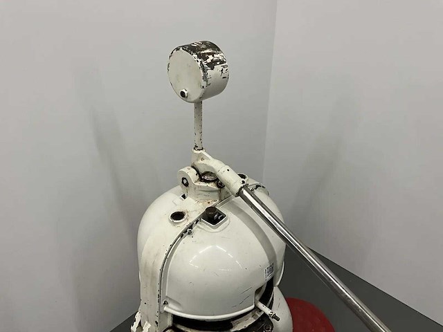 Halfautomatische verdeel- en opbolmachine - afbeelding 2 van  8