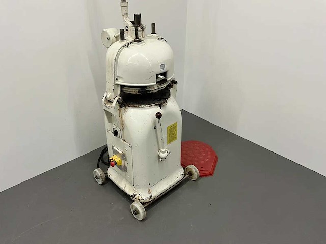 Halfautomatische verdeel- en opbolmachine - afbeelding 2 van  10