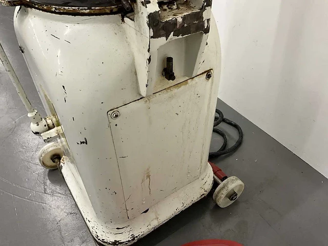 Halfautomatische verdeel- en opbolmachine - afbeelding 5 van  6