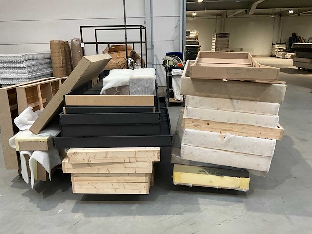 Halffabricaat bedden en hockers - afbeelding 1 van  7